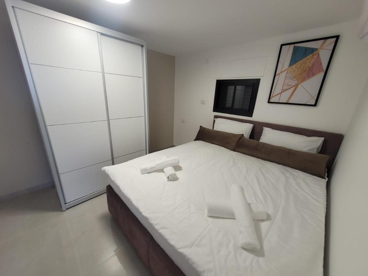 Yalarent Alba Apatments- Vacation Apartments Tiberíades Exterior foto